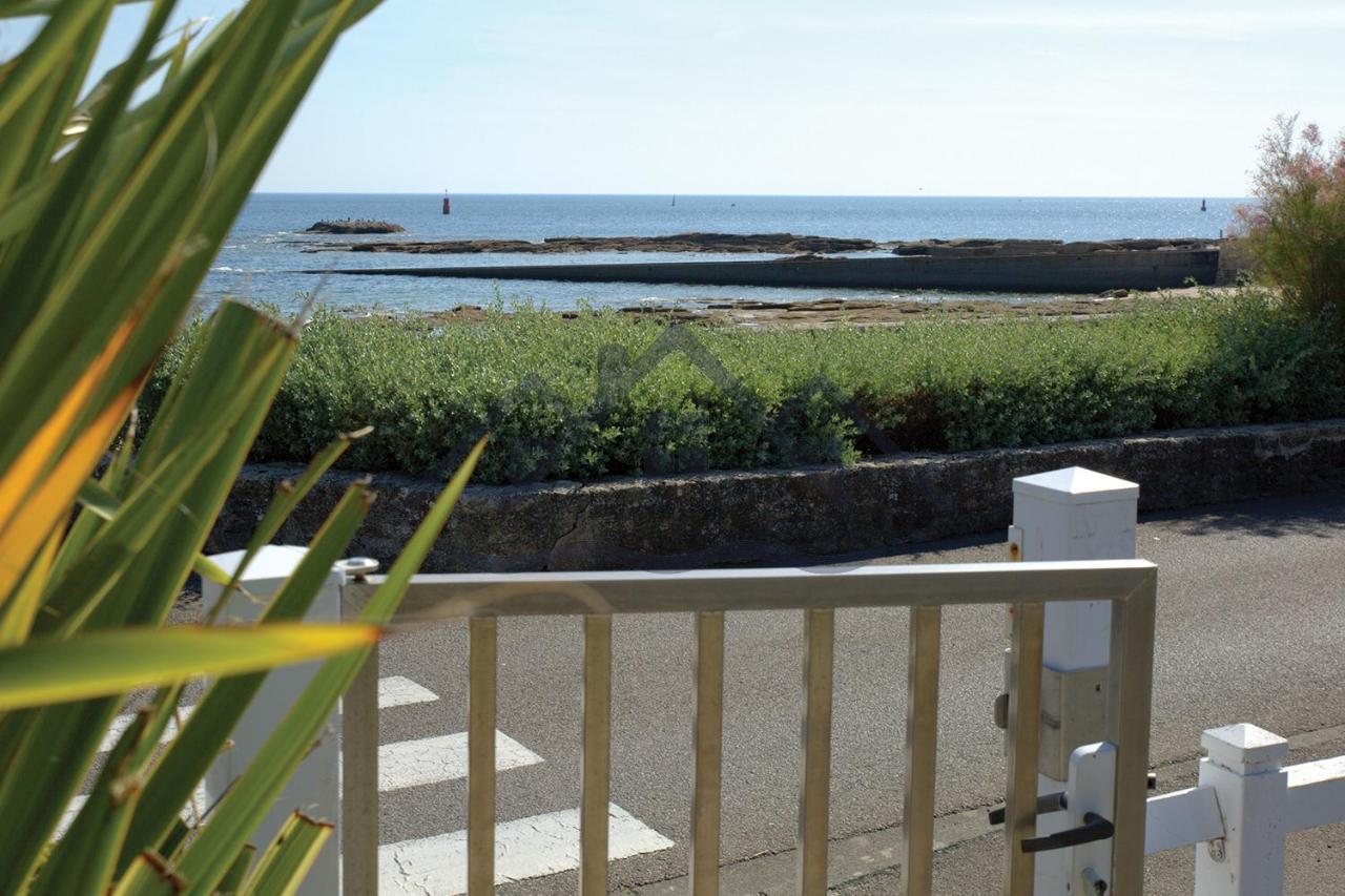 Au Guilvinec Seaside Retreat: Oceanview Comfort with Pool and Garden Exterior photo
